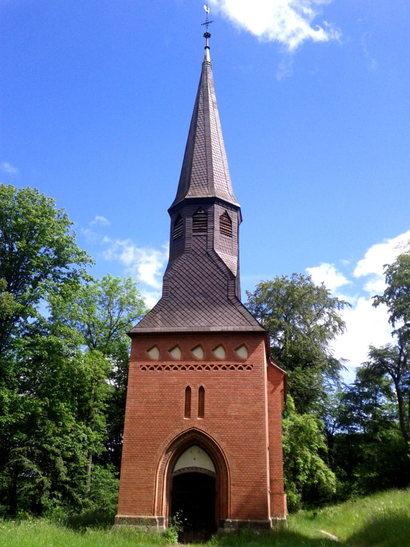 Außenansicht der Kapelle von Schloß Berlepsch